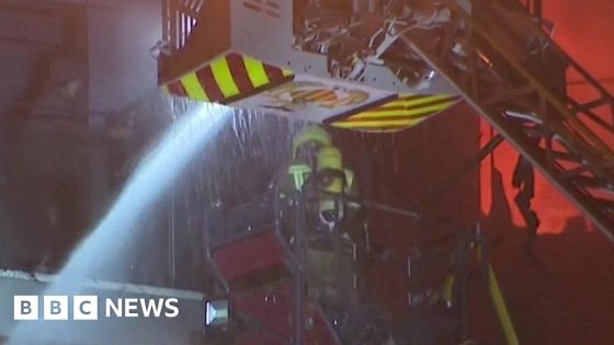 Spain: Moment fire crews rescue two people from burning tower block – MASHAHER