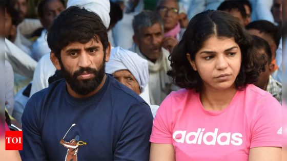 Sakshi Malik, Bajrang Punia accuse WFI of using devious means to get suspension lifted, threaten fresh protest | More sports News – MASHAHER