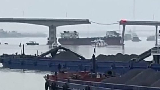 Ship Crash Collapses Part of Bridge in China, Killing at Least 2 – MASHAHER