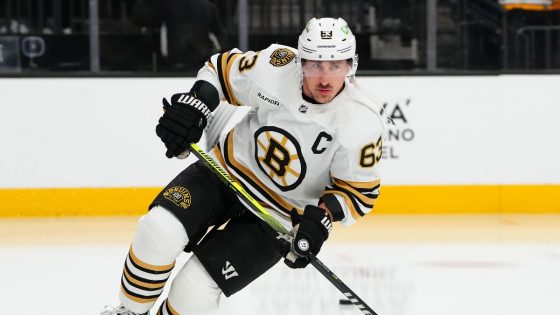 Brad Marchand wears amazing custom jacket for 1,000th game ceremony – MASHAHER