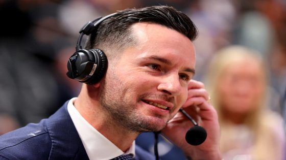 As new Lakers coach, JJ Redick just signed up for one of the most combustible positions – MASHAHER