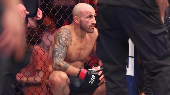 Alexander Volkanovski knocked out by Ilia Topuria, Joe Rogan and Mike Bisping tell Volkanovski to take time off, highlights, video, knockout, latest, updates – MASHAHER