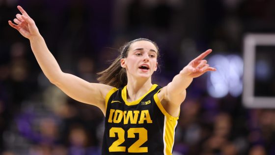 Iowa’s Caitlin Clark on record-breaking moment: ‘I hope they don’t stop the game. We can’t be wasting timeouts on that’ – MASHAHER