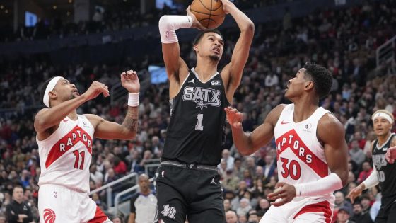 NBA roundup: Victor Wembanyama swats 10 shots in triple-double, Spurs beats Raptors – MASHAHER