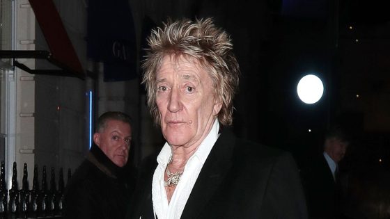 Rod Stewart issues blistering takedown of ‘lying’ US news outlets – MASHAHER