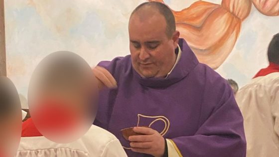 Italian priest smells bleach in chalice to avoid apparent mafia threat | World News – MASHAHER