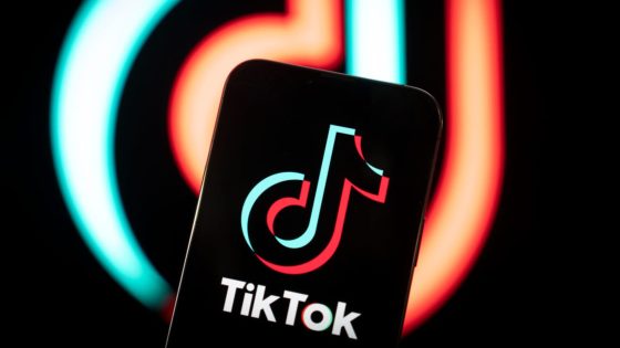 Ahead of elections, candidates debate whether to ban TikTok or use it – MASHAHER