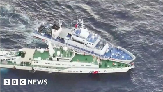 Watch: Philippine and Chinese boats collide in South China Sea – MASHAHER