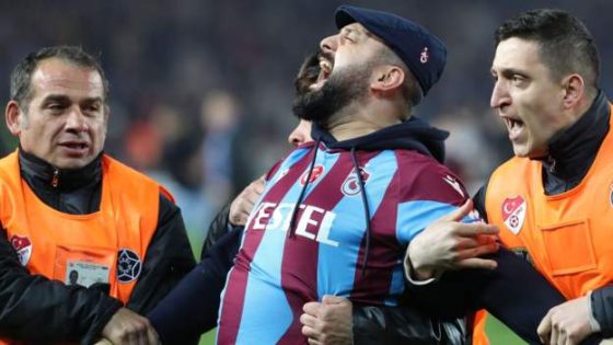 Trabzonspor fans attack Fenerbahce players after Turkish Super Lig loss – MASHAHER