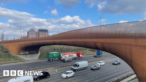 How a rusty bridge changed lives in Glasgow – MASHAHER