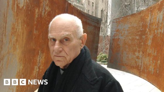 'Poetic' and 'notorious' sculptor Serra dies – MASHAHER