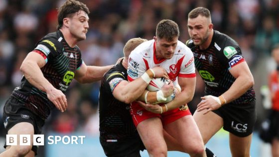 Super League: St Helens 12-4 Wigan – Two late tries stun 12-man Warriors – MASHAHER