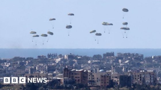 Gazans watch the skies to spot planes dropping aid – MASHAHER