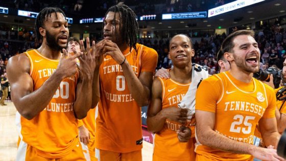 Tennessee fends off South Carolina run for 1st SEC title since 2018 – MASHAHER