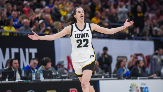 Caitlin Clark sets 3-point record as Iowa wins in Big Ten tourney – MASHAHER