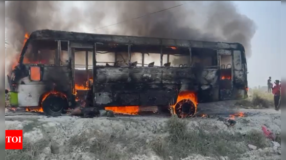 Five killed, seven suffer burn injures as fire catches in bus carrying marriage party in Ghazipur | Lucknow News – MASHAHER