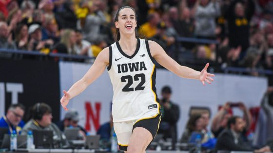 Iowa’s Caitlin Clark focused on Sweet 16, deflects Big3 talk – MASHAHER