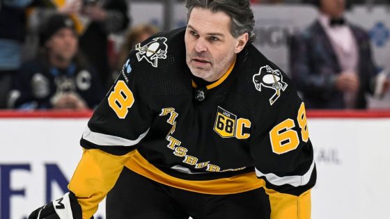 Penguins retrieve missing Jaromir Jagr bobblehead dolls – MASHAHER