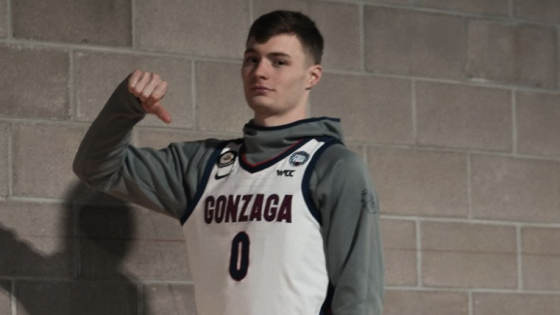 Former Kansas guard Christian Braun dons Gonzaga jersey – MASHAHER