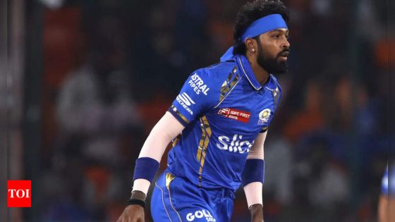 Watch: Hardik Pandya bangs at railing, vents his frustration amid ‘Rohit-Rohit’ chants | Cricket News – MASHAHER