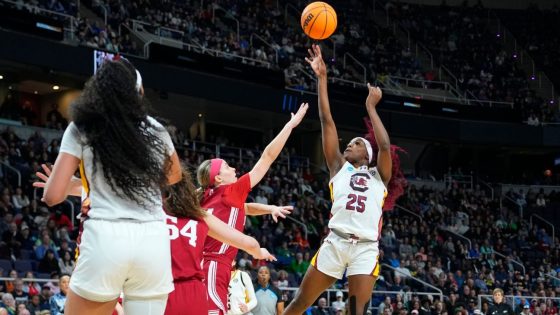 Raven Johnson’s clutch 3 lifts South Carolina past Indiana in NCAA tournament – MASHAHER