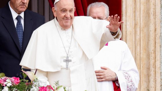 Pope Francis says “peace is never made with weapons” at Easter Sunday mass in St. Peter’s Square – MASHAHER