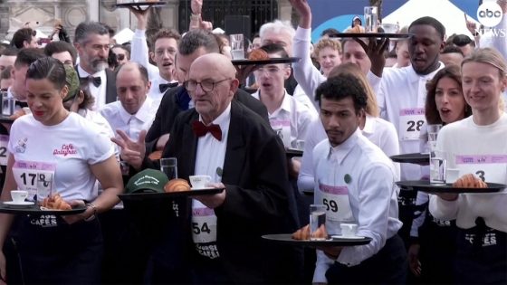 WATCH: Paris revives historic waiters' race after 13-year break – MASHAHER