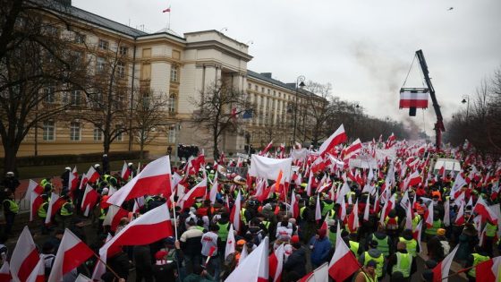 Polish government pledges grain surplus cut, farmers press on with protests – MASHAHER