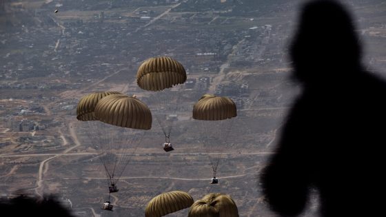 What a New York Times Photographer Saw on a Gaza Airdrop – MASHAHER