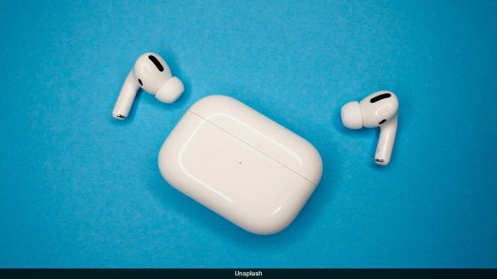 US Woman Gets Stuck Under Conveyor Belt While Trying To Find AirPods, Dies – MASHAHER