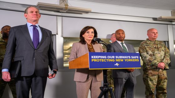 Hochul goes it alone on subway cops – MASHAHER