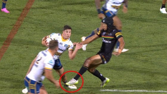 Jarome Luai penalised for tripping Mitchell Moses, video, Penrith Panthers vs Parramatta Eels – MASHAHER