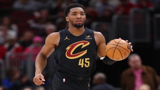 Donovan Mitchell to miss at least next 3 games for Cavaliers due to knee injury – MASHAHER