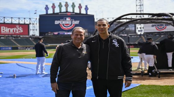 Listen to new White Sox play-by-play announcer John Schriffen make his first home run call – MASHAHER