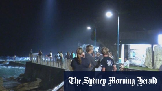 Swimmer missing at Sydney beach – MASHAHER