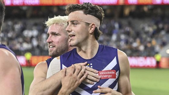 Fremantle Dockers win messy against Adelaide Crows as defenders, Michael Walters stand tall – MASHAHER