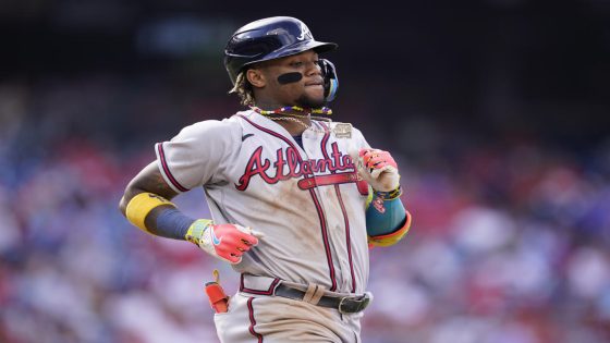 Braves OF Ronald Acuña Jr. to see doctor in LA, after MRI showed irritation in knee – MASHAHER