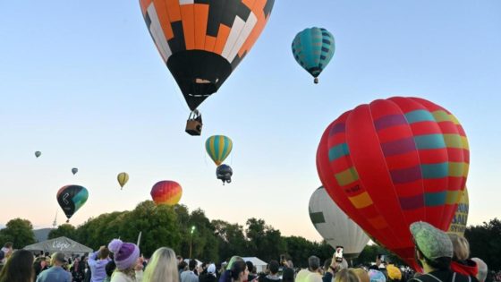 Millions of Australians relax as PM looks to the sky – MASHAHER