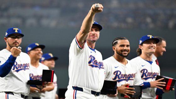 Rangers presented World Series rings, which feature game-used baseball leather – MASHAHER