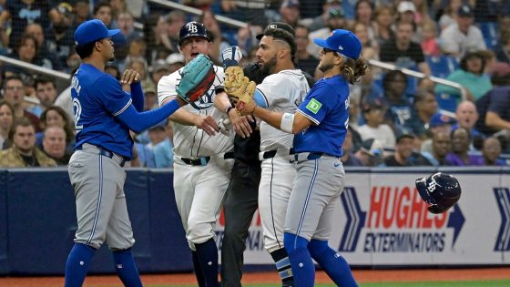 Blue Jays’ Génesis Cabrera’s shoves Rays’ José Caballero, sparking benches-clearing confrontation – MASHAHER