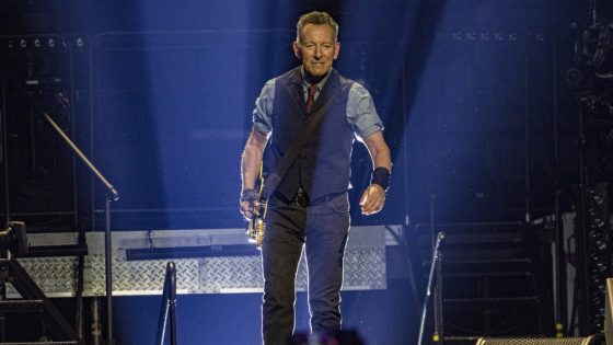 John Mellencamp, Mavis Staples Honored by Bruce Springsteen Archives – MASHAHER