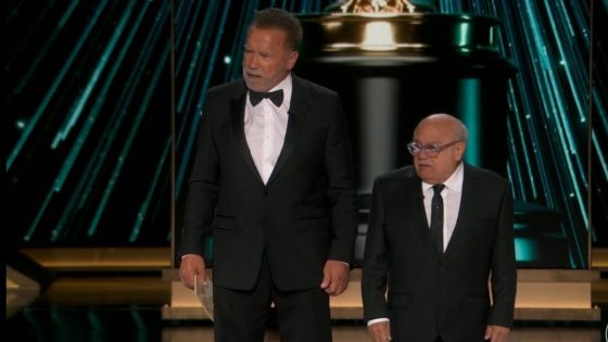 Arnold Schwarzenegger And Danny DeVito Reunited At The Oscars, And There Were So Many Batman Jokes – MASHAHER