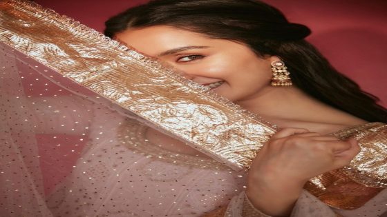 Shraddha Kapoor loves the bling! – MASHAHER