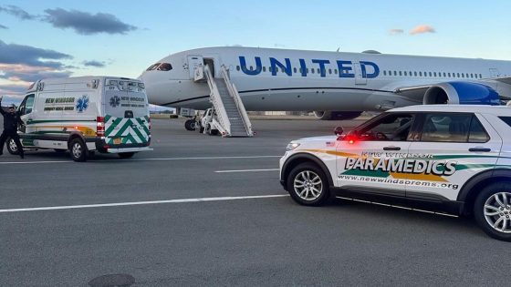 Six hospitalized after United flight diverted because of high winds in New Jersey. – MASHAHER