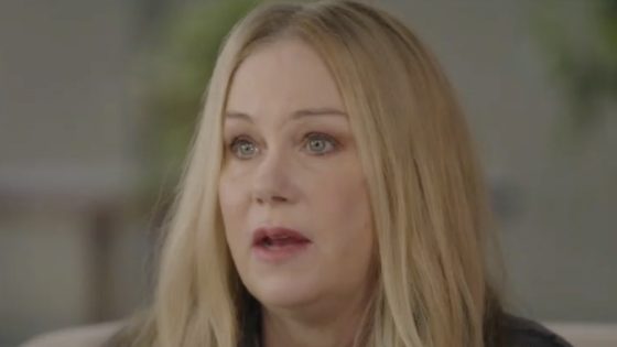 Christina Applegate on Multiple Sclerosis Diagnosis: I Live in Hell – MASHAHER