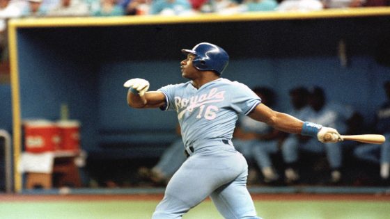 Former All-Star left fielder Bo Jackson will be inducted to Royals Hall of Fame – MASHAHER