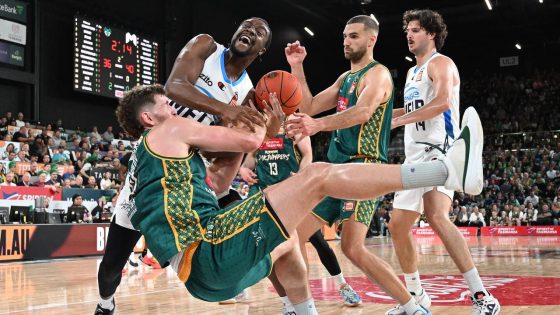 Tasmania JackJumpers def Melbourne United in Grand Final series game two, ref controversy, score, highlights, news – MASHAHER