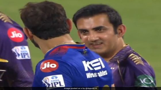 “No Jhagda Virat Or Gambhir”: Delhi Police Takes Note Of Virat Kohli-Gautam Gambhir Hug, Uses It In Campaign – MASHAHER