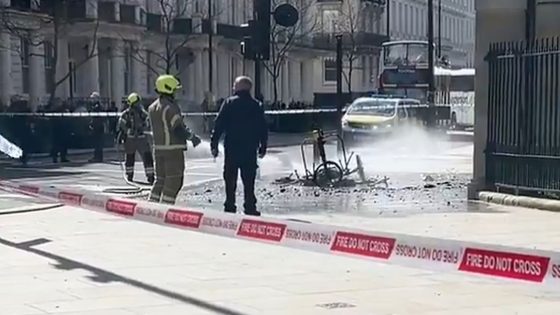 Electric rickshaw ‘totally destroyed’ in fire near Buckingham Palace | UK News – MASHAHER