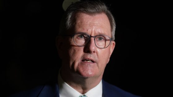 Sir Jeffrey Donaldson: Man removed from plane after row with DUP leader | UK News – MASHAHER